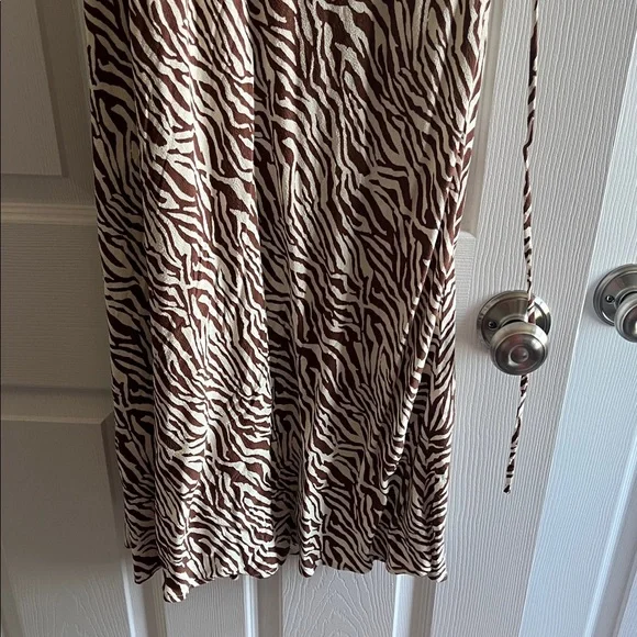 WAYF Zebra Print Sleeveless Maxi Dress Size M - Picture 3 of 8